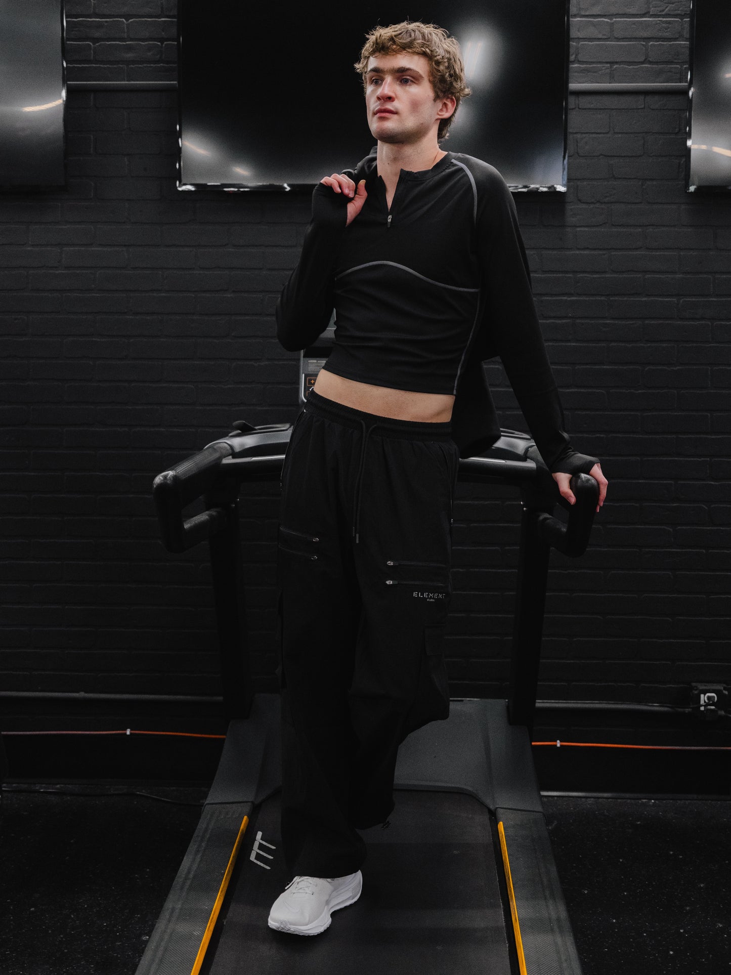 CROPPED ACTIVE TOP